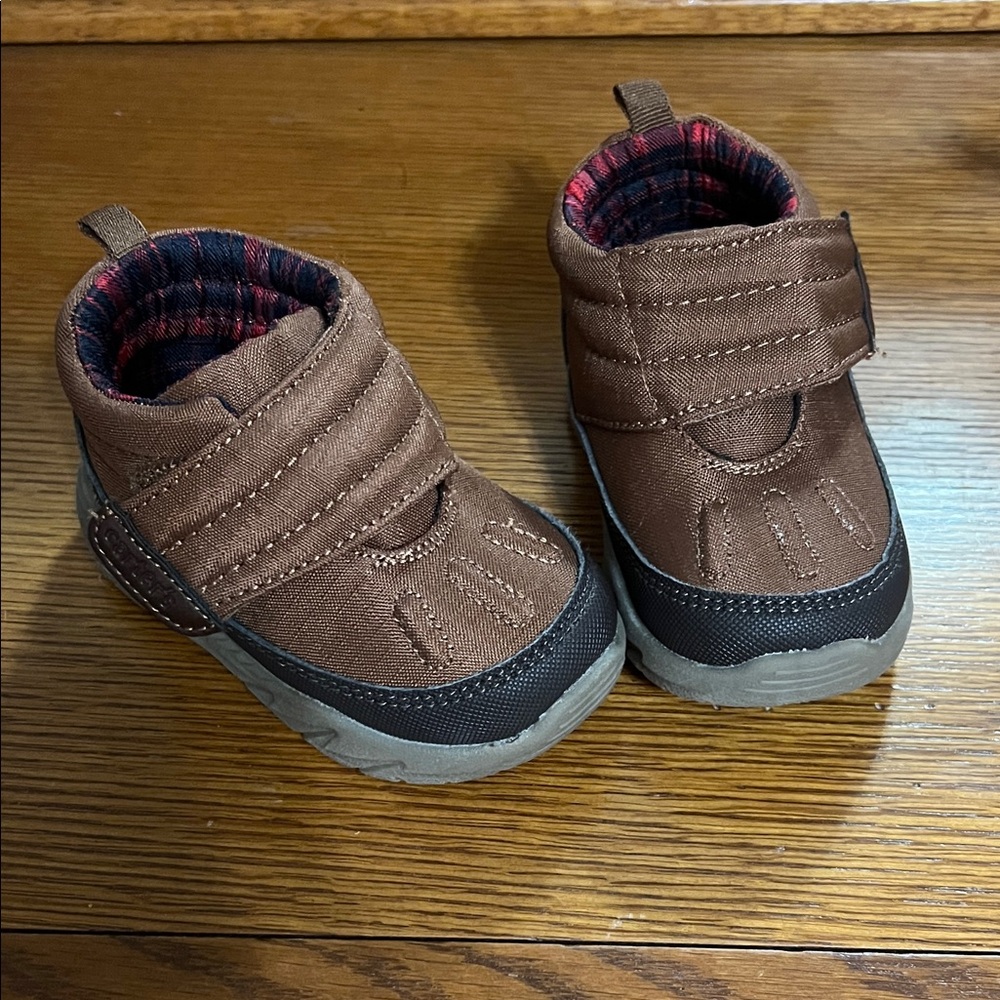 Carters toddler boots size 5.5